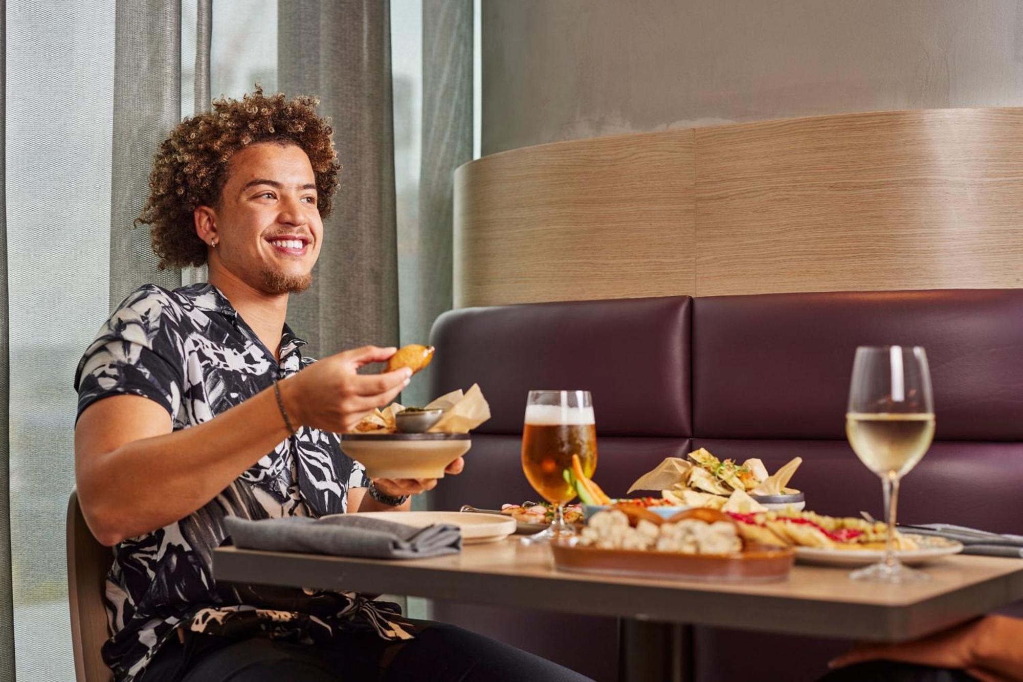 Ac Hotel By Marriott Melbourne Southbank Екстериор снимка